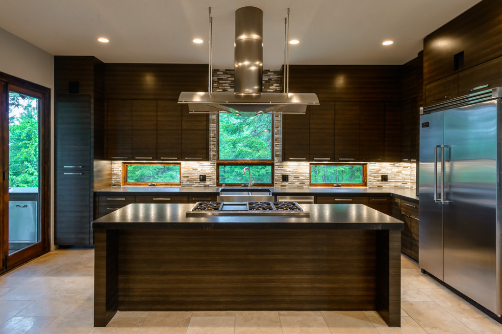 Kitchen with views from the countertop